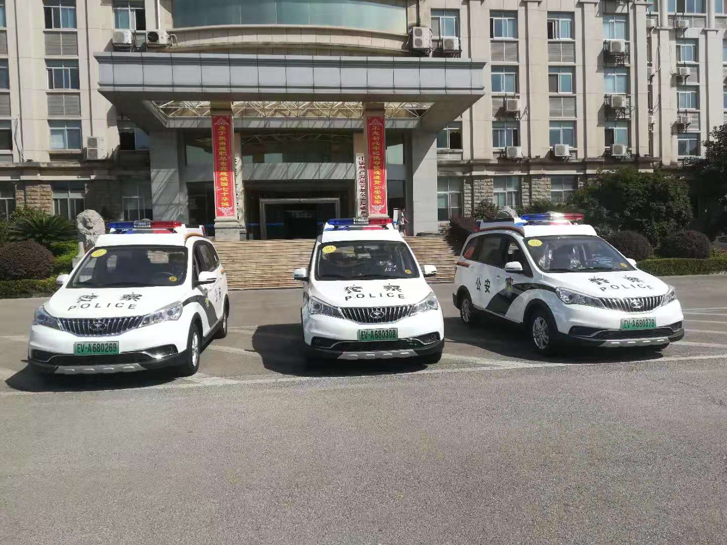 江西进贤县电动警用多功能巡逻车上岗执勤(图1)