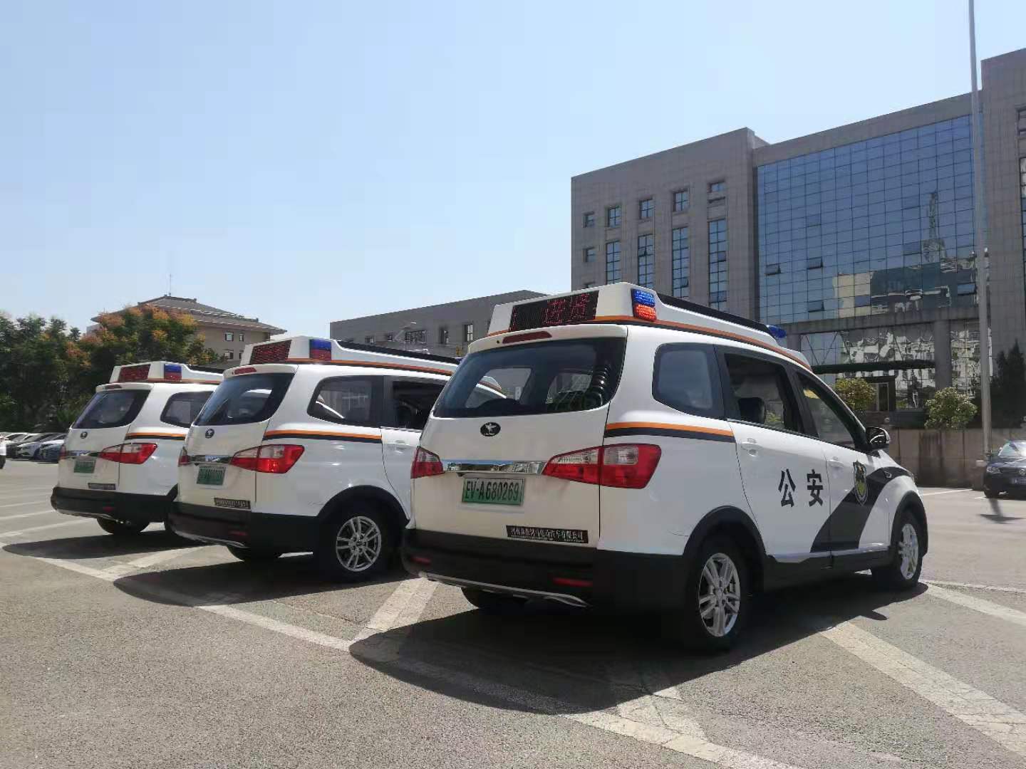 江西进贤县电动警用多功能巡逻车上岗执勤(图4)