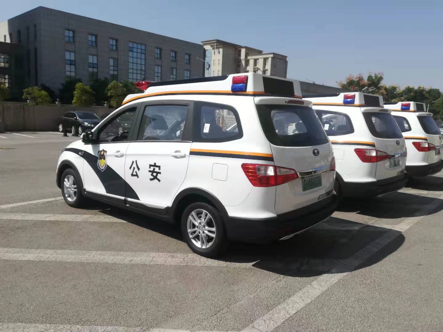 江西进贤县电动警用多功能巡逻车上岗执勤(图3)