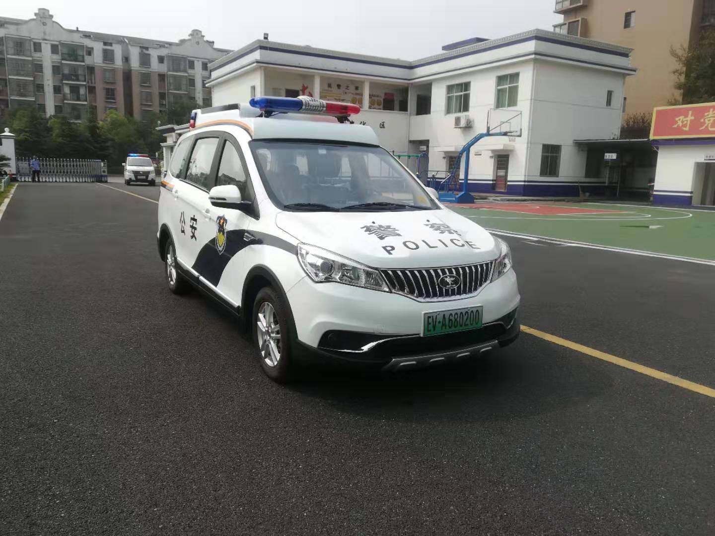 江西泰和县电动巡逻车上岗执勤(图1)