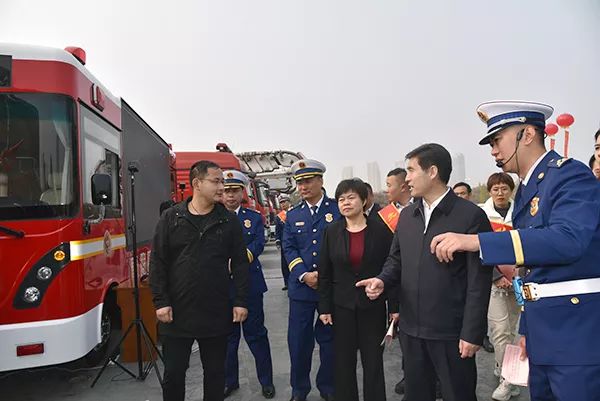 菏泽市举行“119”消防宣传月启动仪式(图14) 菏泽市举行“119”消防宣传月启动仪式(图14)