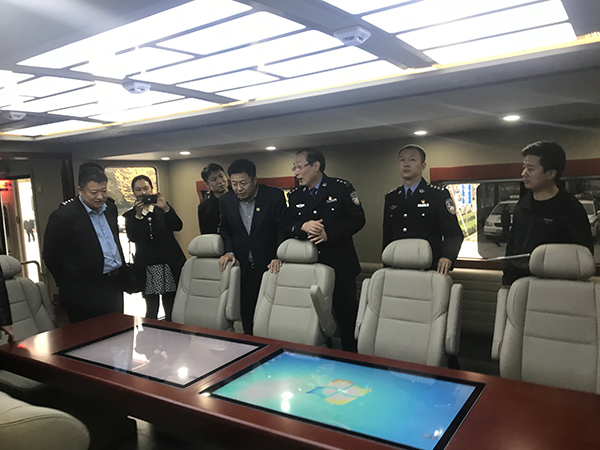 快速响应 扁平指挥——陕西西安移动通信指挥车上岗(图5) 快速响应 扁平指挥——陕西西安移动通信指挥车上岗(图5)