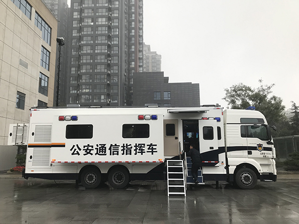 快速响应 扁平指挥——陕西西安移动通信指挥车上岗(图2) 快速响应 扁平指挥——陕西西安移动通信指挥车上岗(图2)