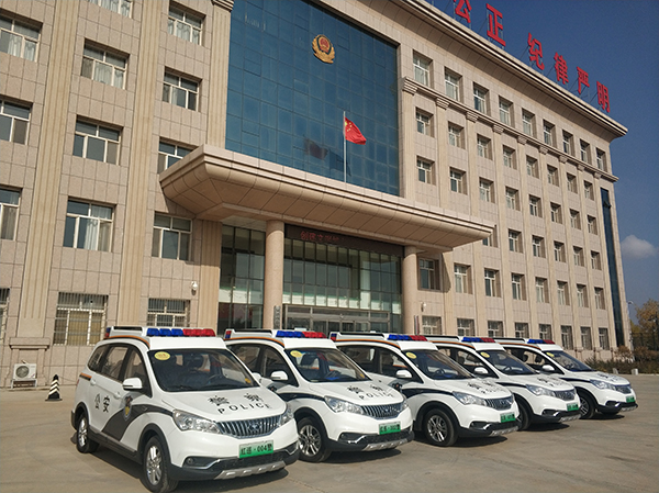 宁夏吴忠市电动巡逻车上岗执勤(图2)