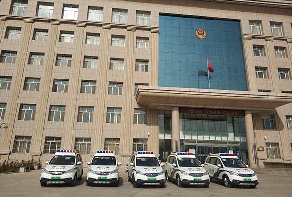 宁夏吴忠市电动巡逻车上岗执勤(图1)