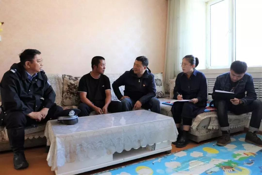 【呼伦贝尔】抓亮点、促创新,全市检察机关“不忘初心 牢记使命”主题教育(图5) 【呼伦贝尔】抓亮点、促创新,全市检察机关“不忘初心 牢记使命”主题教育(图5)