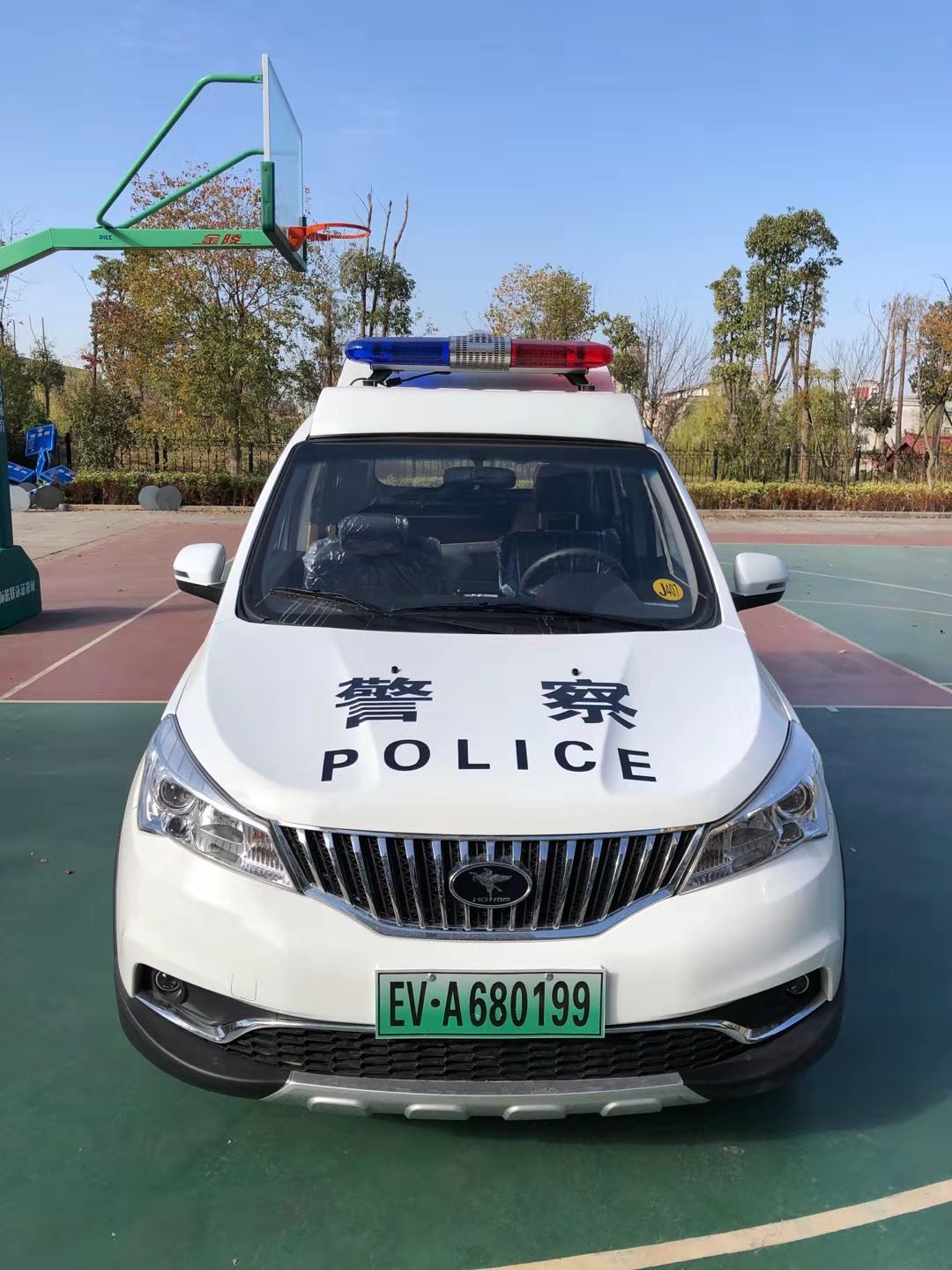 安徽淮南市电动巡逻车列装上岗(图1)