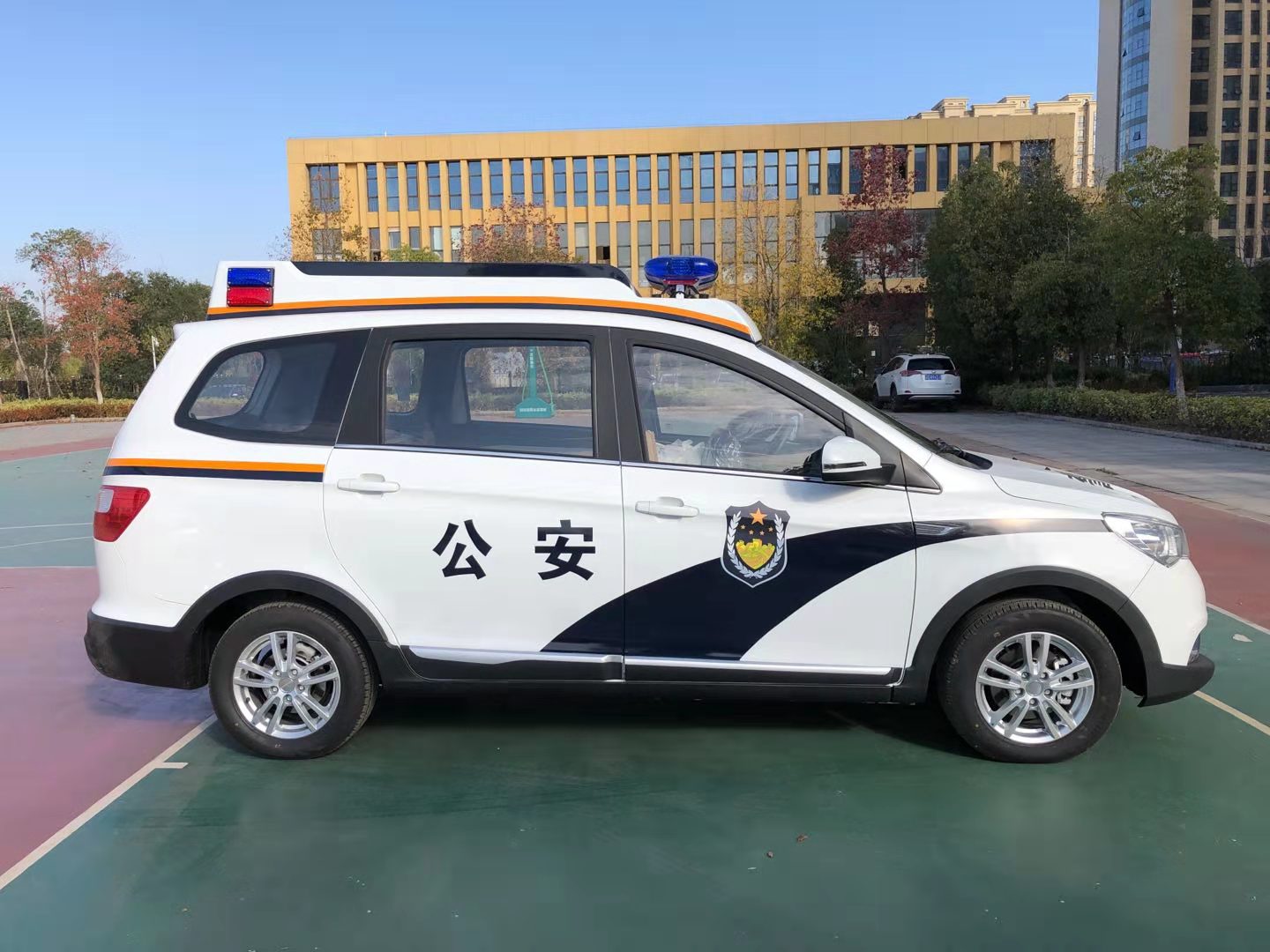 安徽淮南市电动巡逻车列装上岗(图3)