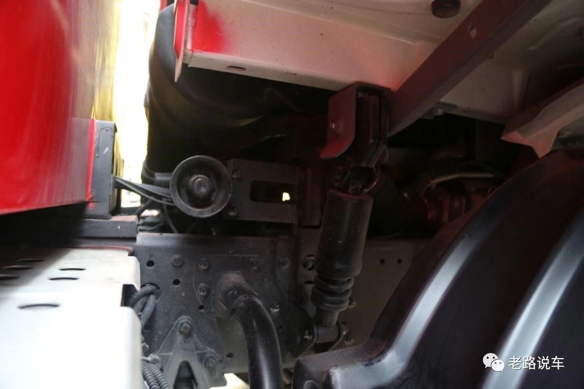 比肩进口底盘 森源鸿马消防救援通信车“肩负”指挥重任(图5)