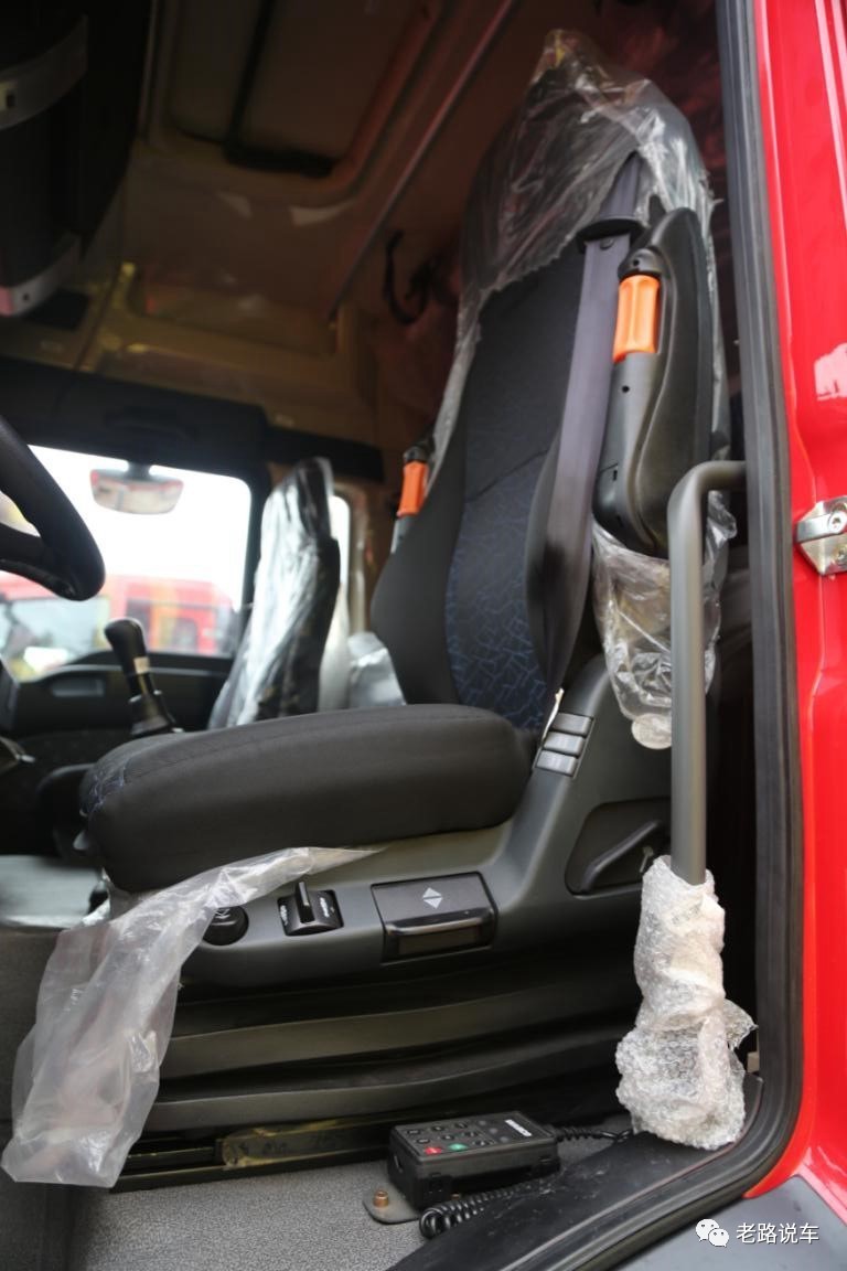 比肩进口底盘 森源鸿马消防救援通信车“肩负”指挥重任(图8)