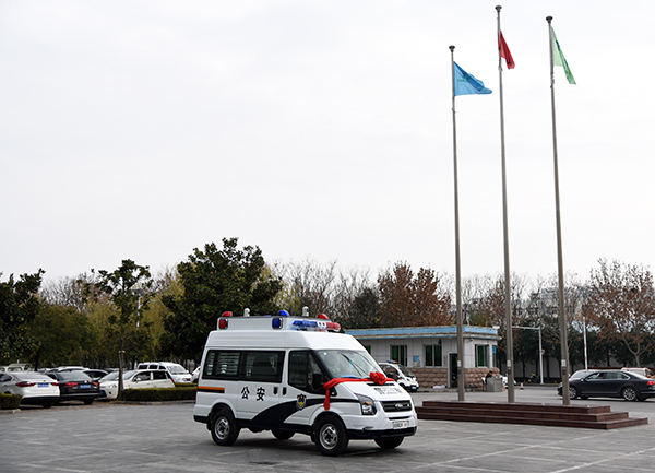 广东阳江通过公安部警采中心采购警用囚车(图5)