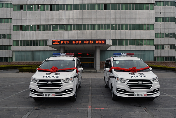 河北保定通过公安部警采中心采购警用囚车(图3)