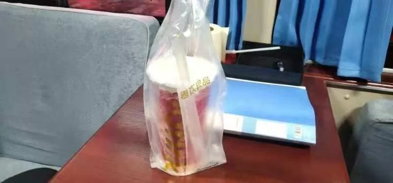 向人民汇报、创人民满意 | 一杯奶茶,让这寒冬充满温暖(图1) 向人民汇报、创人民满意 | 一杯奶茶,让这寒冬充满温暖(图1)