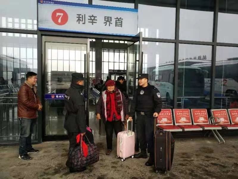 【亳州】雪“警”VS雪景|最美的不是下雪天,而是雪中坚守的身影......(图11) 【亳州】雪“警”VS雪景|最美的不是下雪天,而是雪中坚守的身影......(图11)