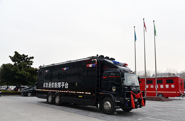 运筹帷幄 掌控全局—四川成都应急通信指挥车发车(图5) 运筹帷幄 掌控全局—四川成都应急通信指挥车发车(图5)