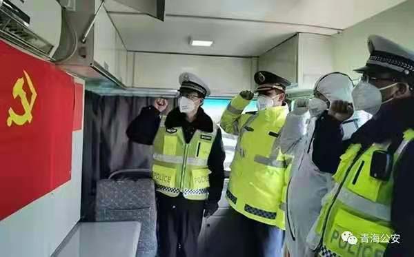 疫情在前 警察不退——高科技装备助力战“疫” 坚守疫情防控第一线(图15) 疫情在前 警察不退——高科技装备助力战“疫” 坚守疫情防控第一线(图15)