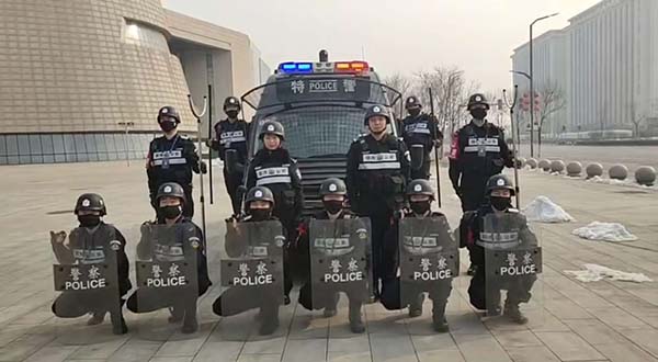 战“疫”前沿的“警”色(图2) 战“疫”前沿的“警”色(图2)