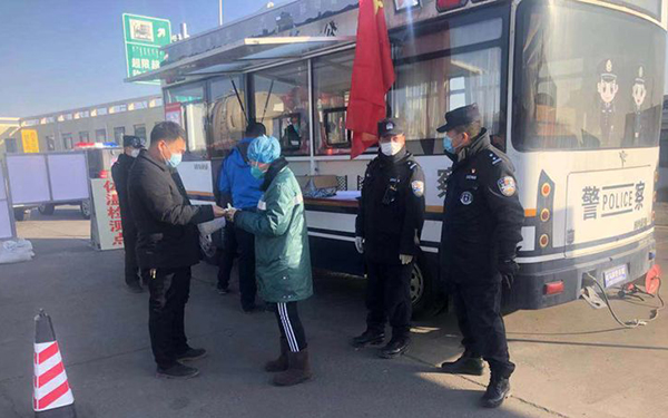 疫情当前，我愿为你守护——鄂托克旗巡逻防暴反恐特警大队全力投身疫情防控(图4)