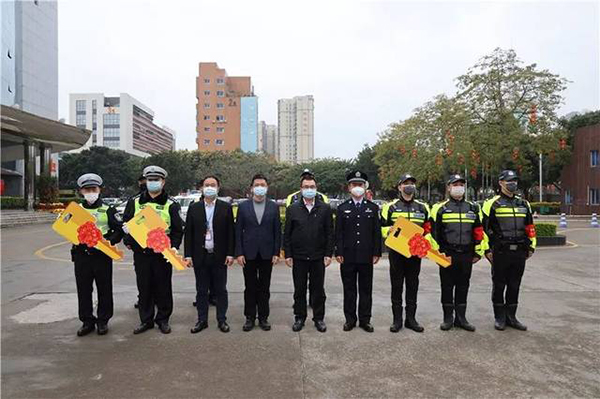 疫情防控前线！桂城一批移动警务执勤车疫情防控车综合平台投用(图2)