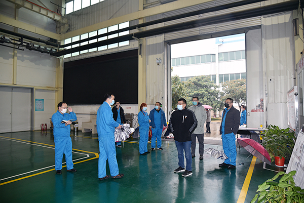 郑州市复工复产第六督查组、经开区工信局莅临森源鸿马督查指导工作(图4)