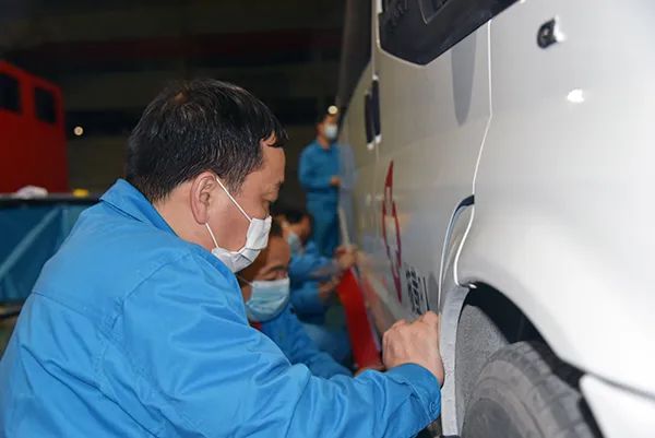 森源鸿马首批负压救护车成功下线——拥有众多“超能力” 驰援急救战“疫”(图3) 森源鸿马首批负压救护车成功下线——拥有众多“超能力” 驰援急救战“疫”(图3)