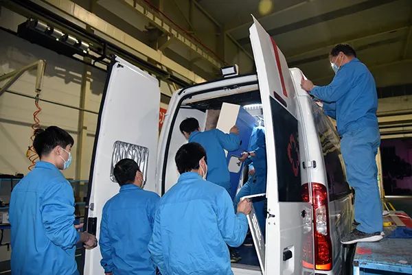 森源鸿马首批负压救护车成功下线——拥有众多“超能力” 驰援急救战“疫”(图4) 森源鸿马首批负压救护车成功下线——拥有众多“超能力” 驰援急救战“疫”(图4)
