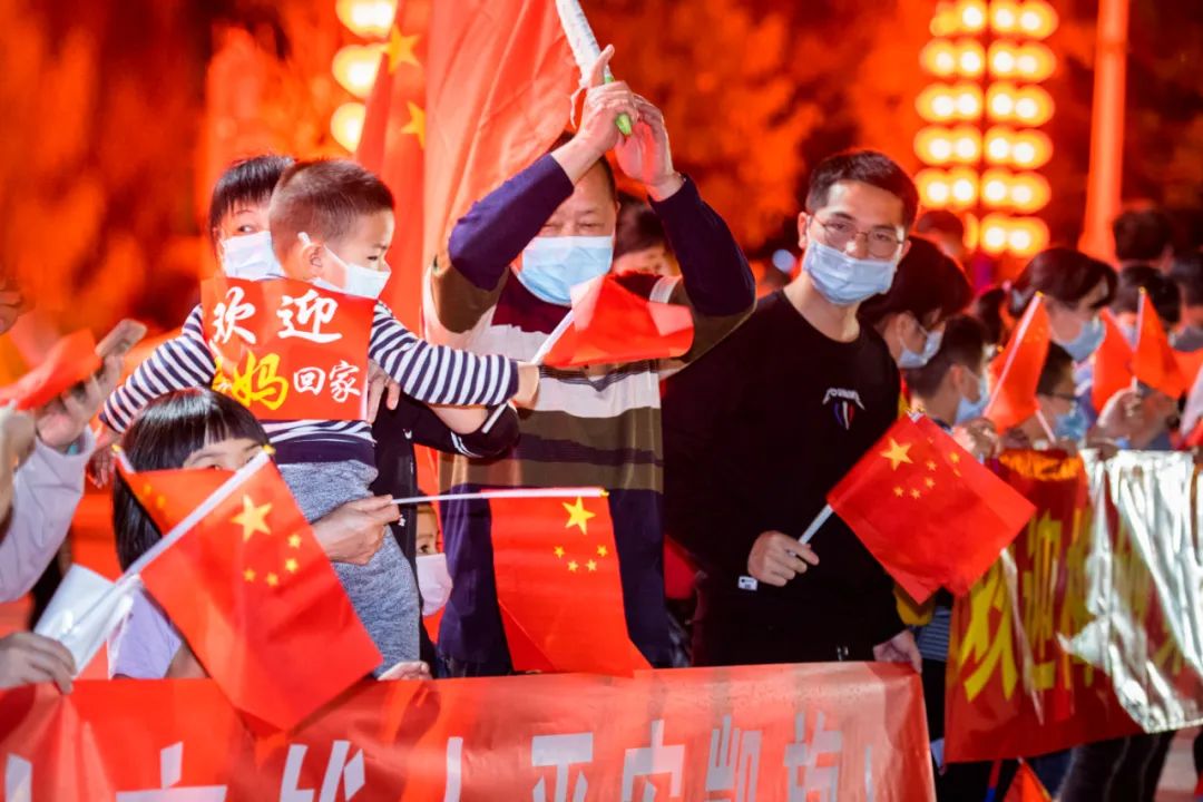 移动警务室守护英雄回家!(图3) 移动警务室守护英雄回家!(图3)