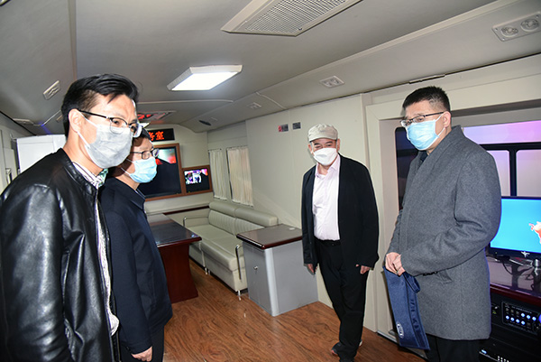 河南省行政管理学会秘书长徐新奎一行莅临森源鸿马参观考察(图4) 河南省行政管理学会秘书长徐新奎一行莅临森源鸿马参观考察(图4)