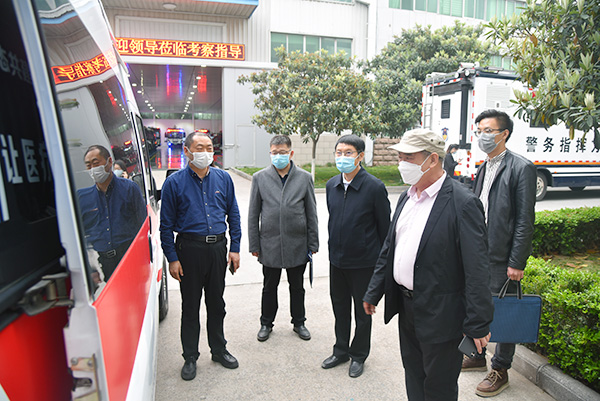 河南省行政管理学会秘书长徐新奎一行莅临森源鸿马参观考察(图6) 河南省行政管理学会秘书长徐新奎一行莅临森源鸿马参观考察(图6)