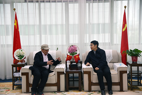 河南省行政管理学会秘书长徐新奎一行莅临森源鸿马参观考察(图8) 河南省行政管理学会秘书长徐新奎一行莅临森源鸿马参观考察(图8)
