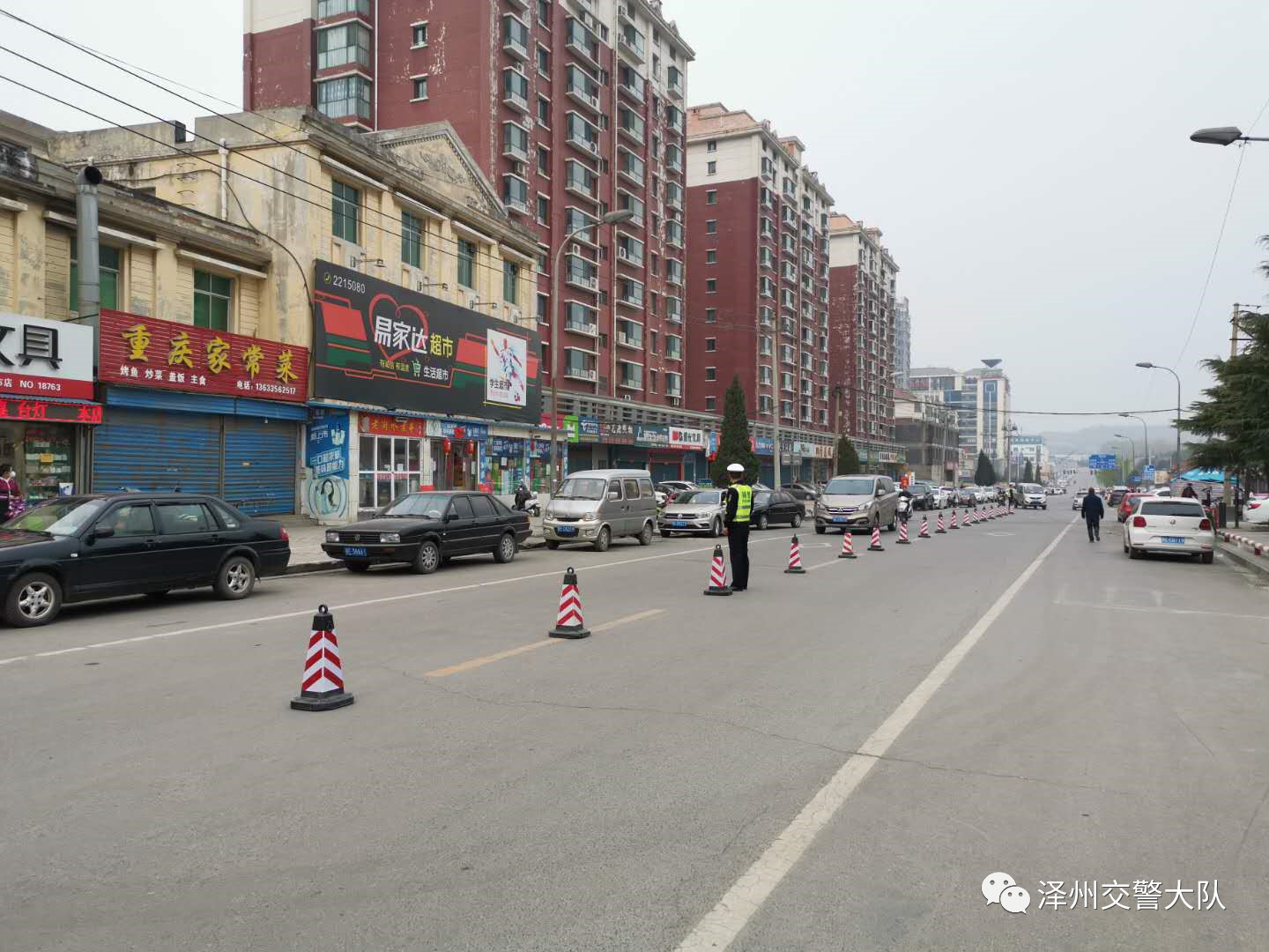 学生开学返校，泽州交警暖心护航(图3)