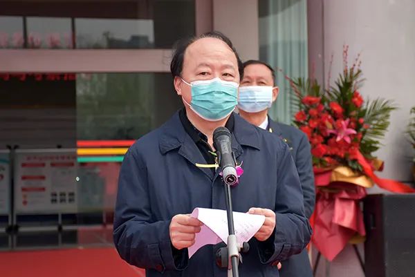 水木大讲堂开讲暨森源鸿马5G负压救护车下线揭幕仪式隆重举行(图8) 水木大讲堂开讲暨森源鸿马5G负压救护车下线揭幕仪式隆重举行(图8)