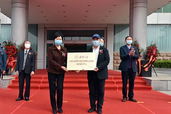 水木大讲堂开讲暨森源鸿马5G负压救护车下线揭幕仪式隆重举行(图9) 水木大讲堂开讲暨森源鸿马5G负压救护车下线揭幕仪式隆重举行(图9)