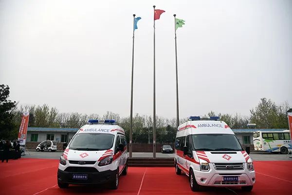 经开区企业再添硬核力量:5G负压救护车,上车即就诊(图1) 经开区企业再添硬核力量:5G负压救护车,上车即就诊(图1)