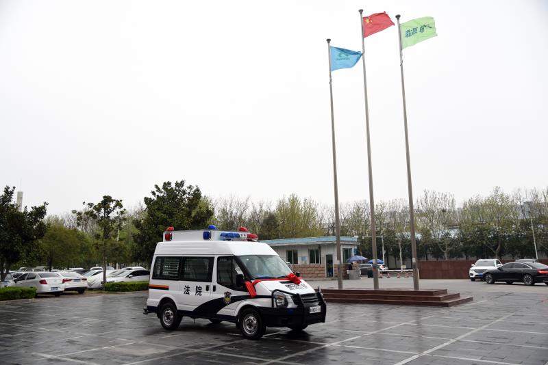 海南屯昌县采购多功能囚车(图2)
