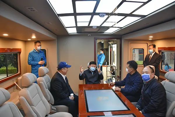 众志成城抗疫情 森源鸿马显大爱——森源鸿马向河南省慈善总会捐赠5G负压救(图11) 众志成城抗疫情 森源鸿马显大爱——森源鸿马向河南省慈善总会捐赠5G负压救(图11)