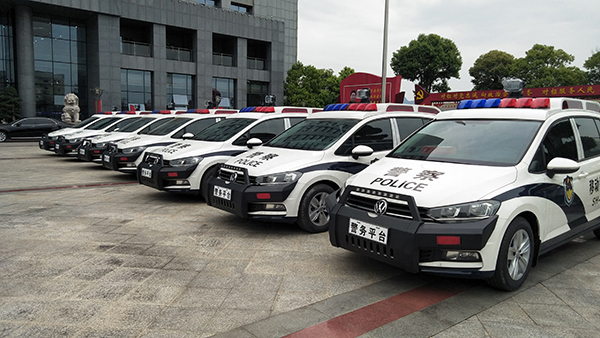 福建龙岩市17台移动警务平台列装上岗(图3)