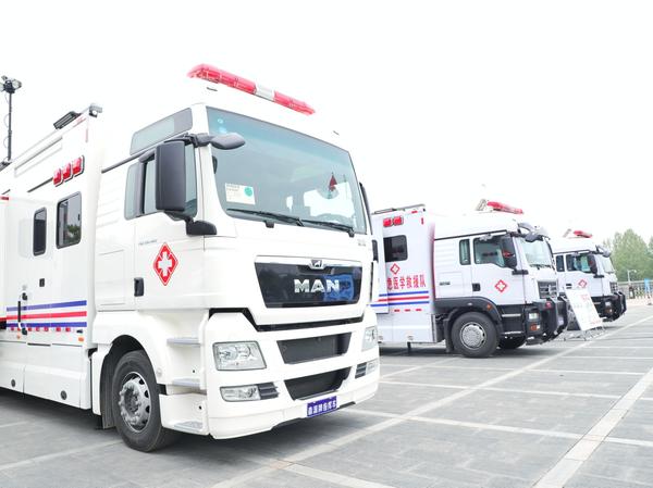 从5G智慧负压救护车到移动方舱医院 看河南这家企业如何化危为机造就“神奇”(图4) 从5G智慧负压救护车到移动方舱医院 看河南这家企业如何化危为机造就“神奇”(图4)
