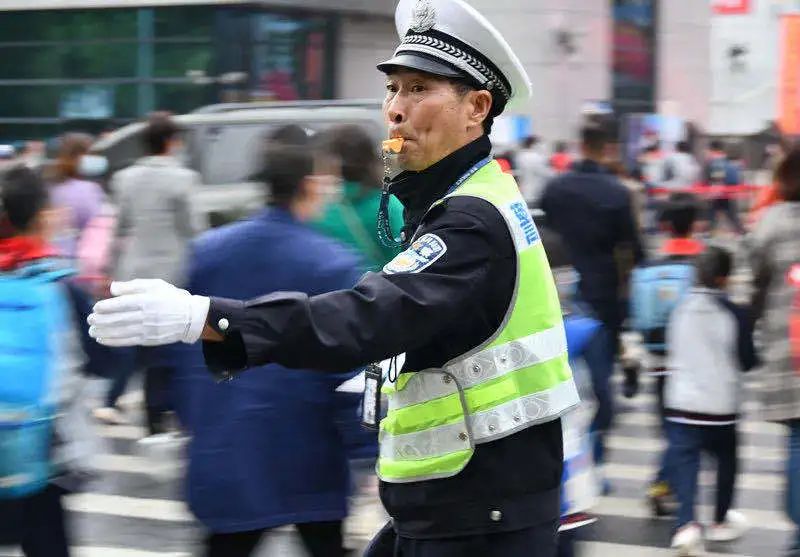 警徽,闪耀抗疫战场上——湖南省公安系统抗疫综述(图3) 警徽,闪耀抗疫战场上——湖南省公安系统抗疫综述(图3)