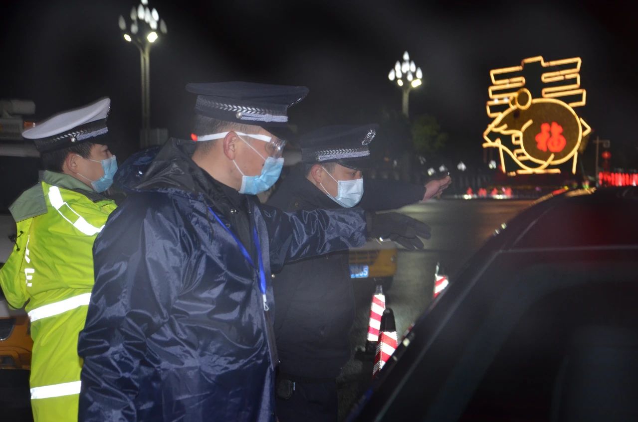 警徽,闪耀抗疫战场上——湖南省公安系统抗疫综述(图4) 警徽,闪耀抗疫战场上——湖南省公安系统抗疫综述(图4)