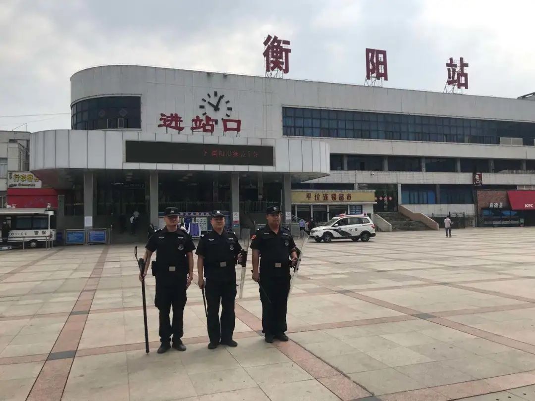 节日我在岗|衡阳公安“五一”不打烊,平安守护不缺席!(图1) 节日我在岗|衡阳公安“五一”不打烊,平安守护不缺席!(图1)