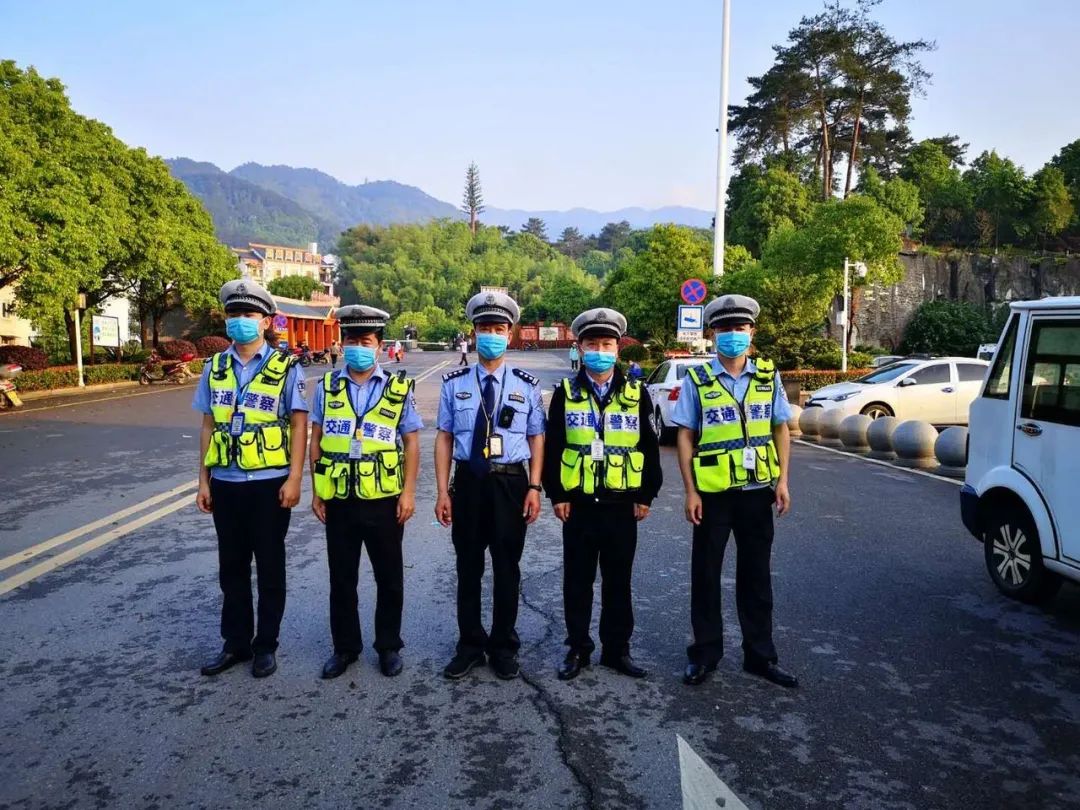 节日我在岗|衡阳公安“五一”不打烊,平安守护不缺席!(图3) 节日我在岗|衡阳公安“五一”不打烊,平安守护不缺席!(图3)