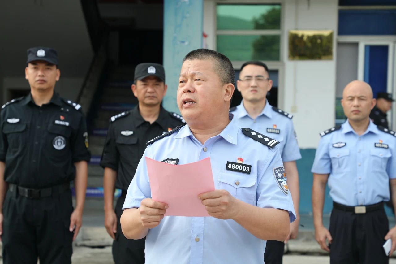 “警灯闪烁·护航两会”—南安公安全力开启“安保·维稳”模式(图1) “警灯闪烁·护航两会”—南安公安全力开启“安保·维稳”模式(图1)