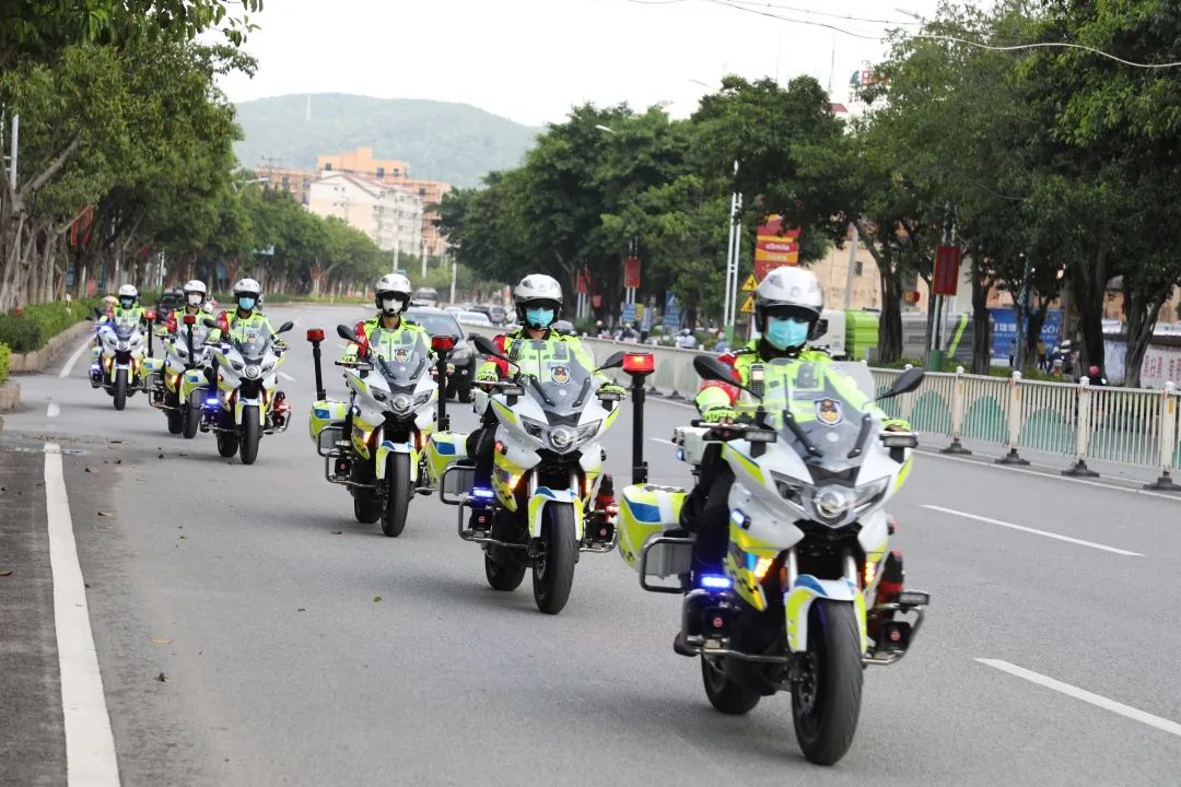 “警灯闪烁·护航两会”—南安公安全力开启“安保·维稳”模式(图4) “警灯闪烁·护航两会”—南安公安全力开启“安保·维稳”模式(图4)