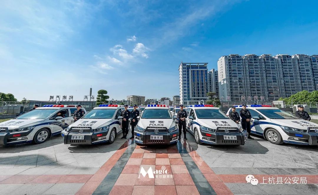 福建上杭县公安局举行警务装备配发仪式(图3) 福建上杭县公安局举行警务装备配发仪式(图3)