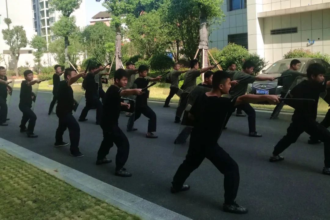 大练兵 | 健体能 强素质 雁峰公安实战大练兵掠影(图1) 大练兵 | 健体能 强素质 雁峰公安实战大练兵掠影(图1)