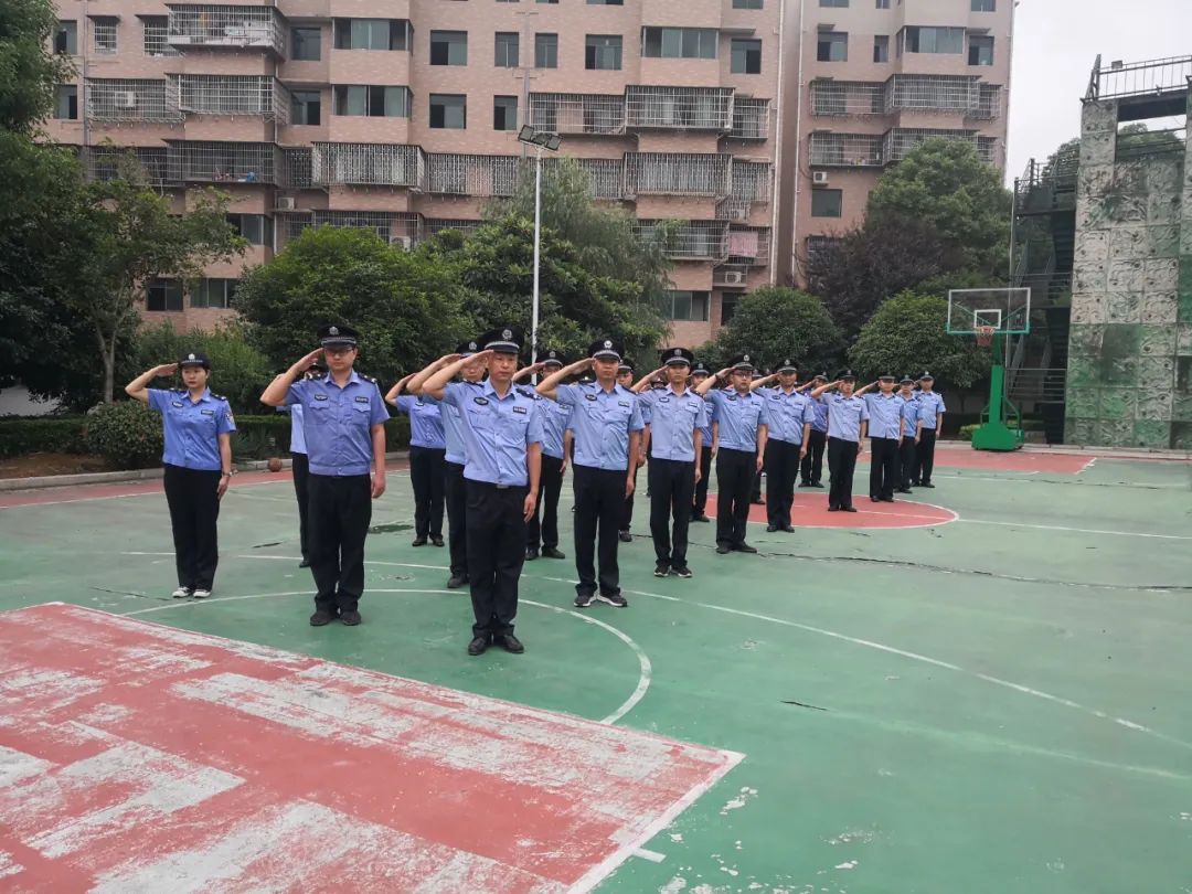 大练兵 | 健体能 强素质 雁峰公安实战大练兵掠影(图6) 大练兵 | 健体能 强素质 雁峰公安实战大练兵掠影(图6)