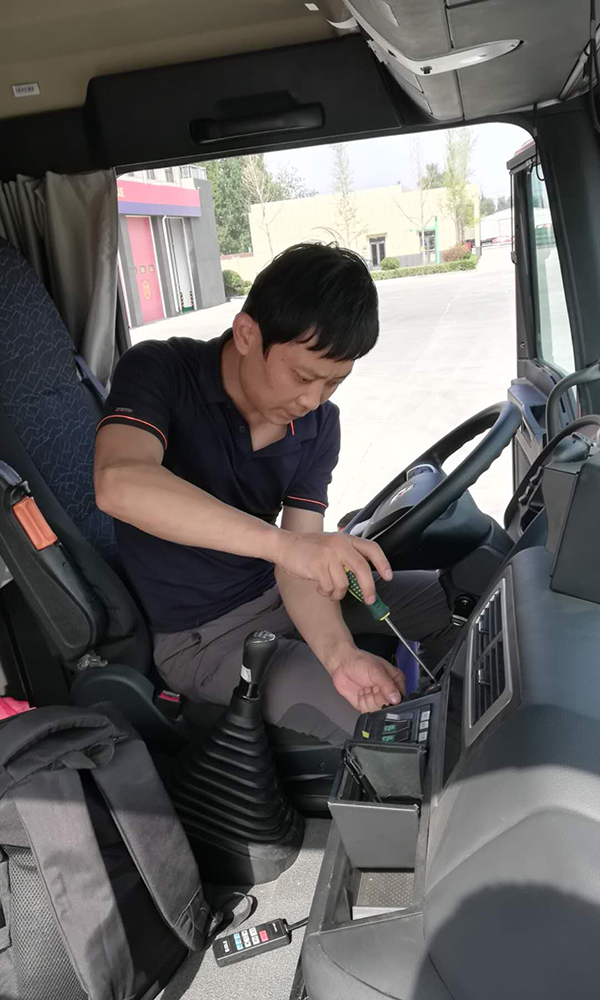 森源鸿马服务万里行系列报道:迎接“夏至‘烤’验” 赢得客户口碑(图9) 森源鸿马服务万里行系列报道:迎接“夏至‘烤’验” 赢得客户口碑(图9)