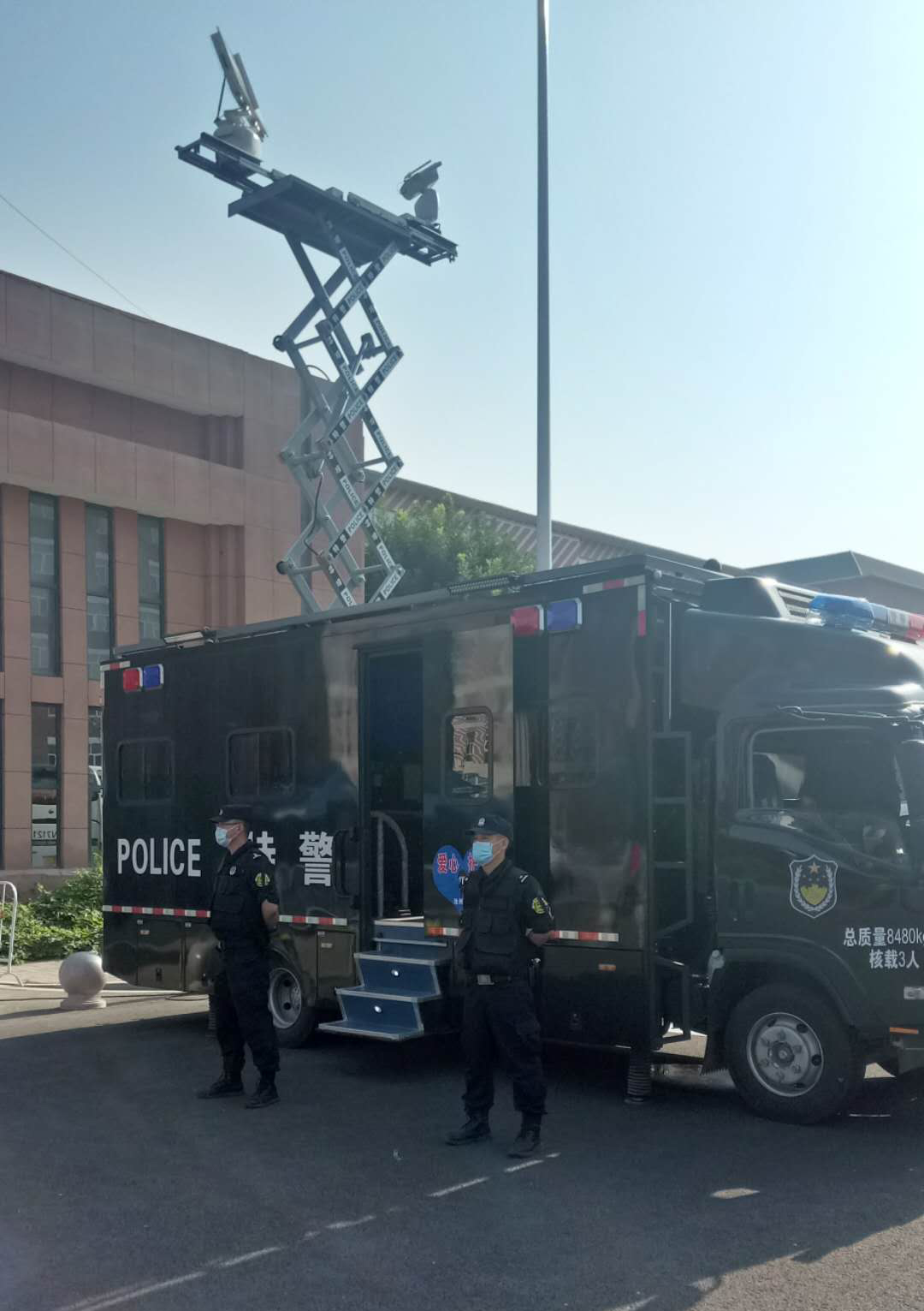 滄州采用無人機反制車 助力高考安保嚴(yán)防黑飛
