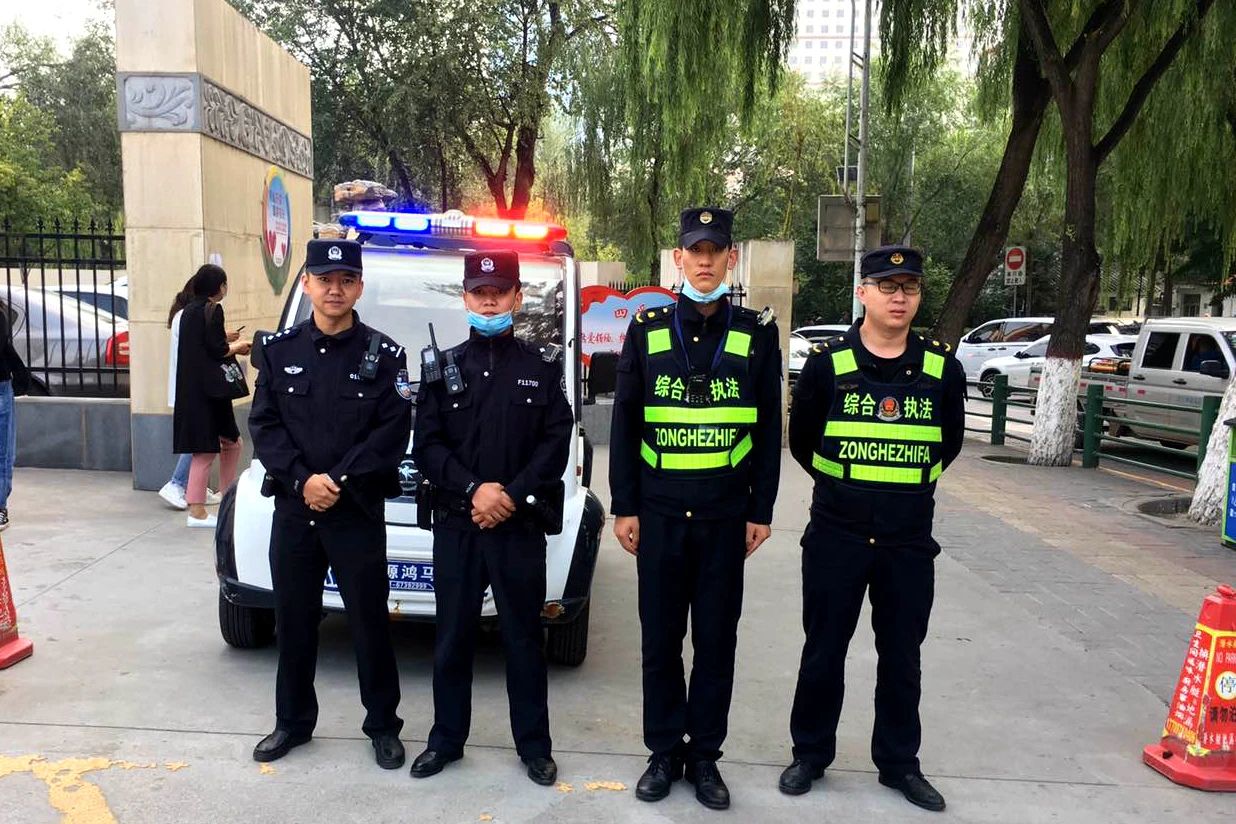 开学咯!城中公安“护校安园”(图1) 开学咯!城中公安“护校安园”(图1)